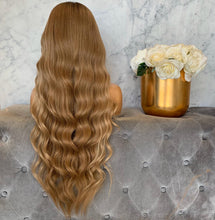 Load image into Gallery viewer, CARMELLA LUXÈ  | BLEACHED KNOTS
