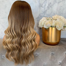 Load image into Gallery viewer, JANA  | BLEACHED KNOTS
